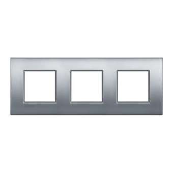 Plaque Livinglight Air Metal brossé 2+2+2 modules horizontal ou vertical Chrome|Bticino-TICBTLNE4802M3CRS
