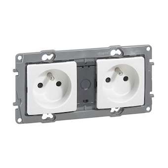 Prise 2x2P+T horizontale Niloé 16A pré-câblée bornes automatiques - finition Pur|Legrand-LEG664745