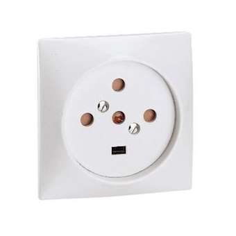 Socle 3P+N+T à vis avec éclips 80x80mm - étiquette avec Gencod|Legrand-LEG090138