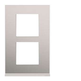 Plaque gallery 2 postes verticale 57mm placage aluminium|Hager-HAGWXP2022