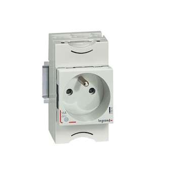 Prise modulaire 10A à 16A 250V~ - 2P+T à éclips et à voyant - 2,5 modules|Legrand-LEG004283