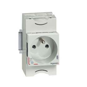 Prise modulaire 10A à 16A 250V~ - 2P+T à éclips et à voyant - 2,5 modules|Legrand-LEG004283