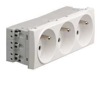 Systo prise de courant triple spécial goulotte 2P+T 16A 250V 6 modules Blanc|Hager-HAGWS123