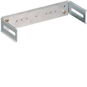 Traverse uniserselle N percée taraudée M5 au pas de 25mm Univers p rails DIN 1tr|Hager-HAGUZ01D1