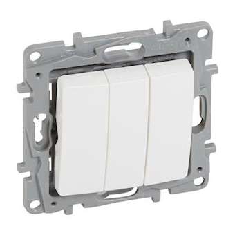 Interrupteur triple Niloé 10 AX 250 V~ - Pur|Legrand-LEG664503