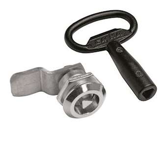 Fermeture triangle de 7mm pour porte NewVegaD IP4x|Hager-HAGFD00S2