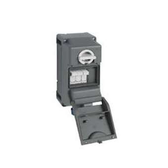 Prise verrouillée 250V 16A 2P+T IP66/67 mil box - pf sectionnable|Ilme-IL1TM1663IS