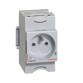 Prise de courant avec terre 10A et 16A - 2,5 modules DIN|Legrand-LEG092782