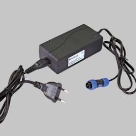 Chargeur 16,8V/3A avec fiche WEIPU, pour les projecteurs de travail|Sonlux-OUX95-9007-0001.AA