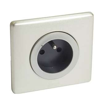 Prise connectée Céliane with Netatmo 16A 3680W - bornes automatiques - titane|Legrand-LEG067775