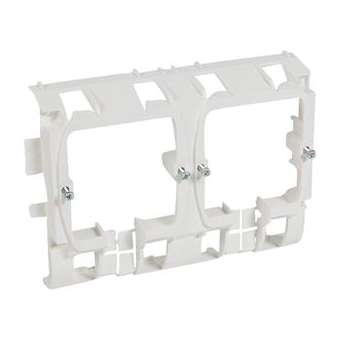 Support Mosaic 4 modules pour pose sur plinthe DLP 80x20mm ou 120x20mm - blanc|Legrand-LEG031693