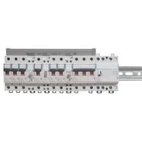 Disjoncteur DX³ 6000 -vis/vis-3P- 400V~-16A-10kA-courbeC-peigne HX³ trad 4P -3M|Legrand-LEG407829