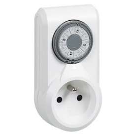 Programmateur ménager hebdomadaire avec fiche 2P+T et socle 2P+T 16A|Legrand-LEG095861